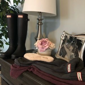 Hunter boots size 6 two sets of socks and inserts